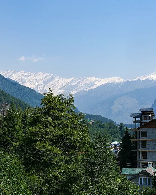Snow ridges of the Rohtang range above Manali